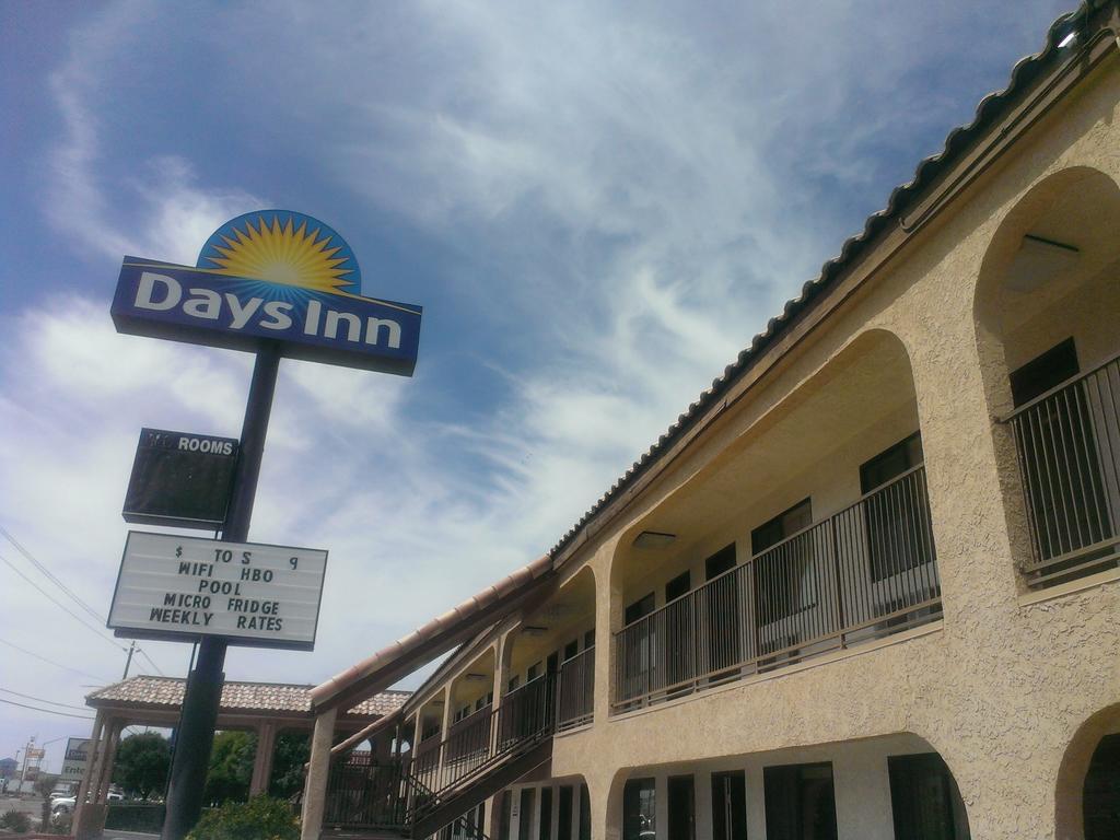 Days Inn By Wyndham Kingman East Exteriér fotografie