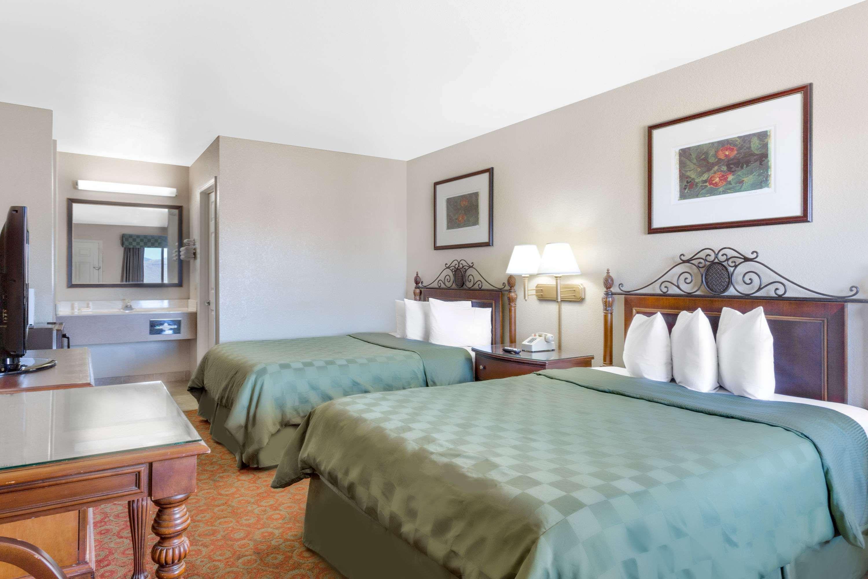 Days Inn By Wyndham Kingman East Exteriér fotografie