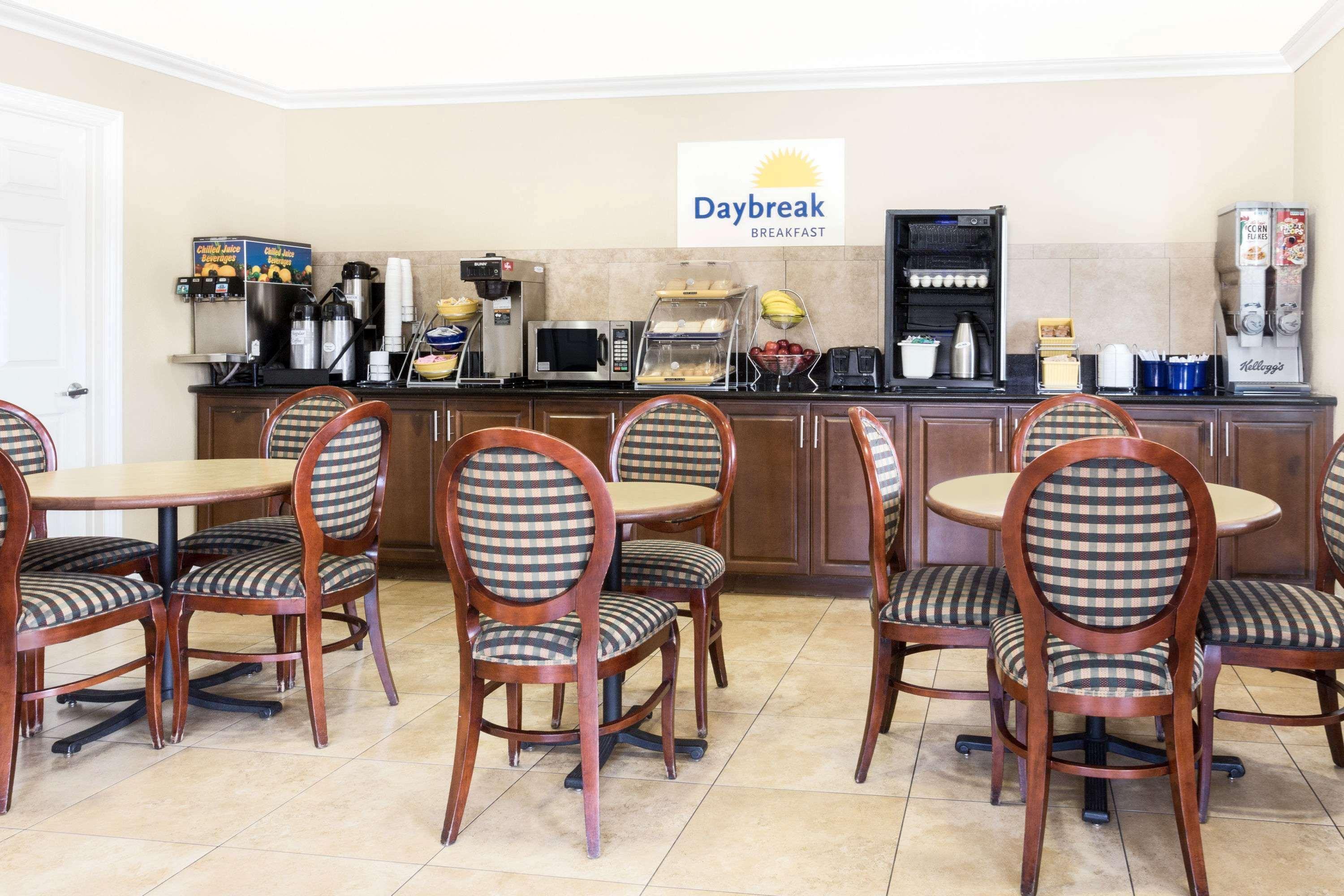 Days Inn By Wyndham Kingman East Exteriér fotografie