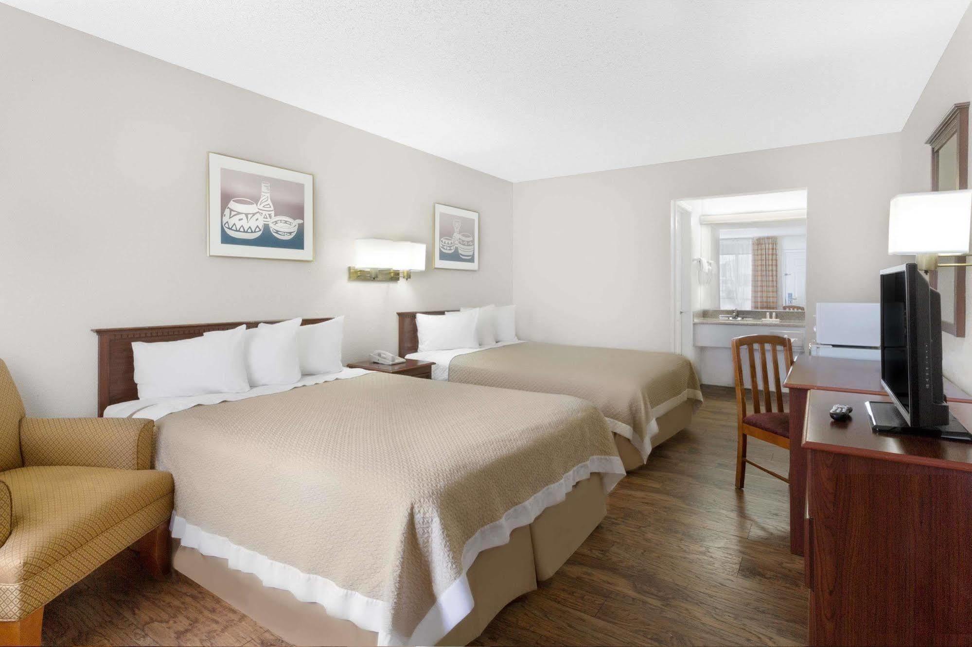 Days Inn By Wyndham Kingman East Exteriér fotografie