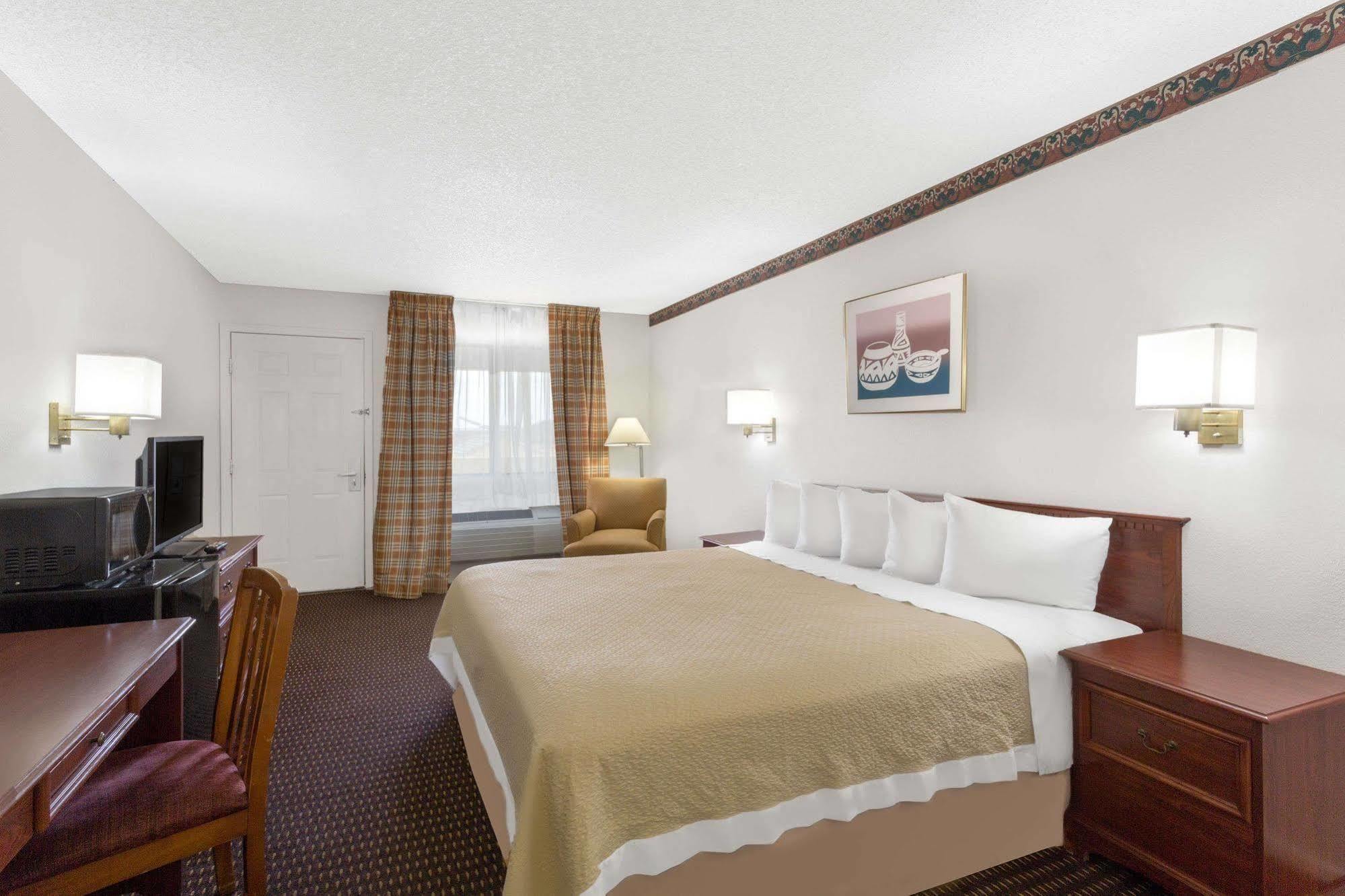 Days Inn By Wyndham Kingman East Exteriér fotografie