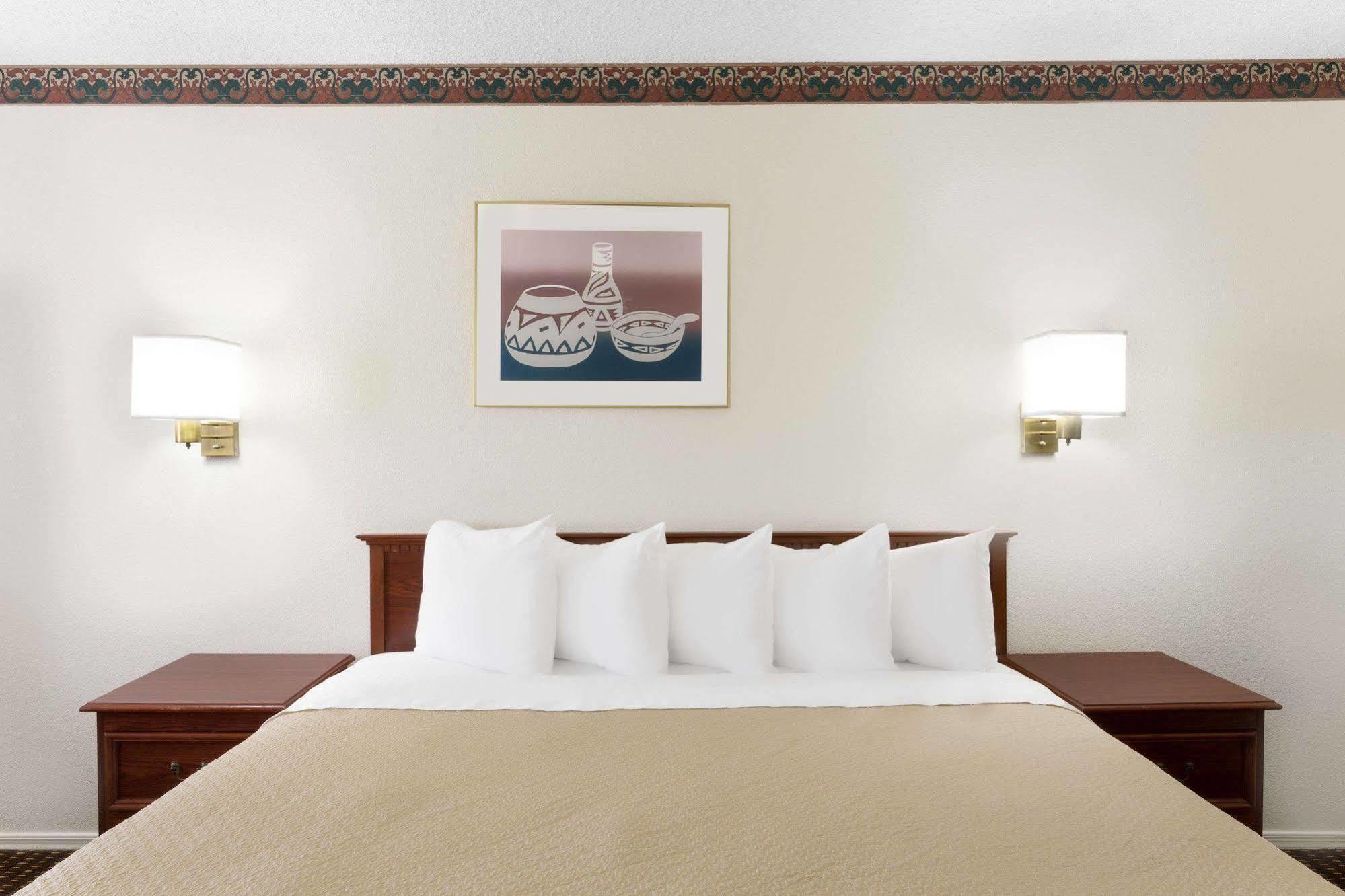 Days Inn By Wyndham Kingman East Exteriér fotografie